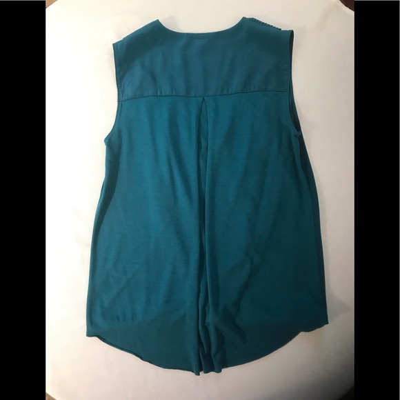 Bailey 44 Sleeveless Fawcett Pintucked Silk Crossover Drape Top - Picture 6 of 6